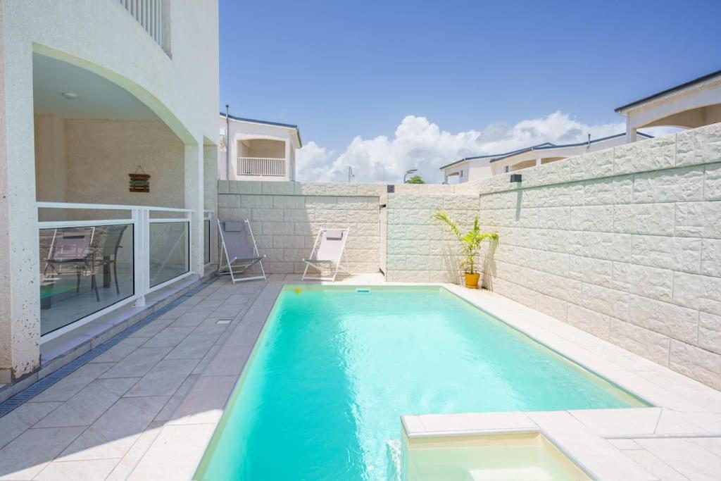 Des Pentas Classee 4 Etoiles * Baie-Mahault